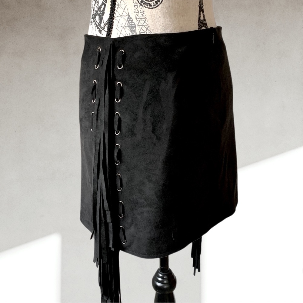 Faux suede tassel skirt SMALL